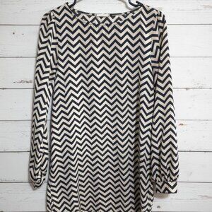 Everly Size Small Black Beige Chevron Print Long Sleeve Tunic Dress